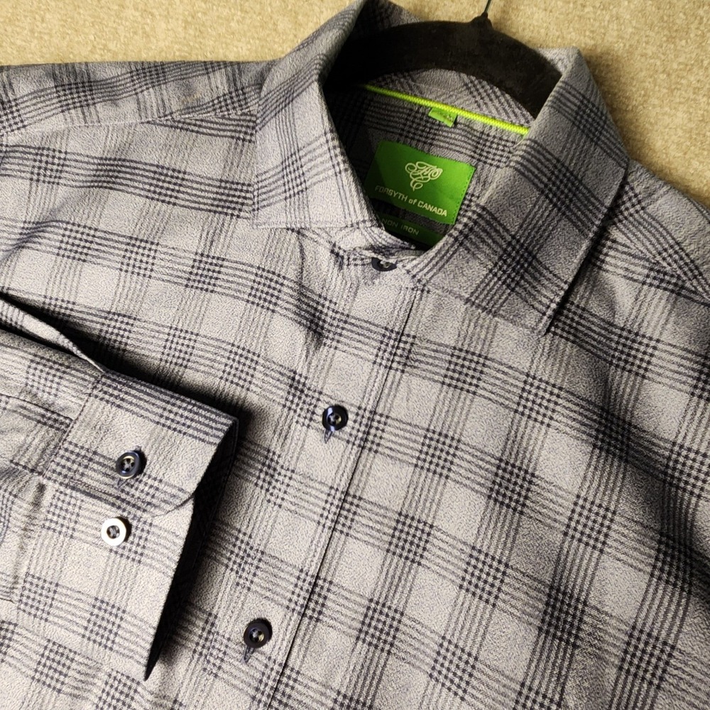 Forsyth of Canada Button Down Mens M Blue Grey Plaid Non Iron Long Sleeve Shirt